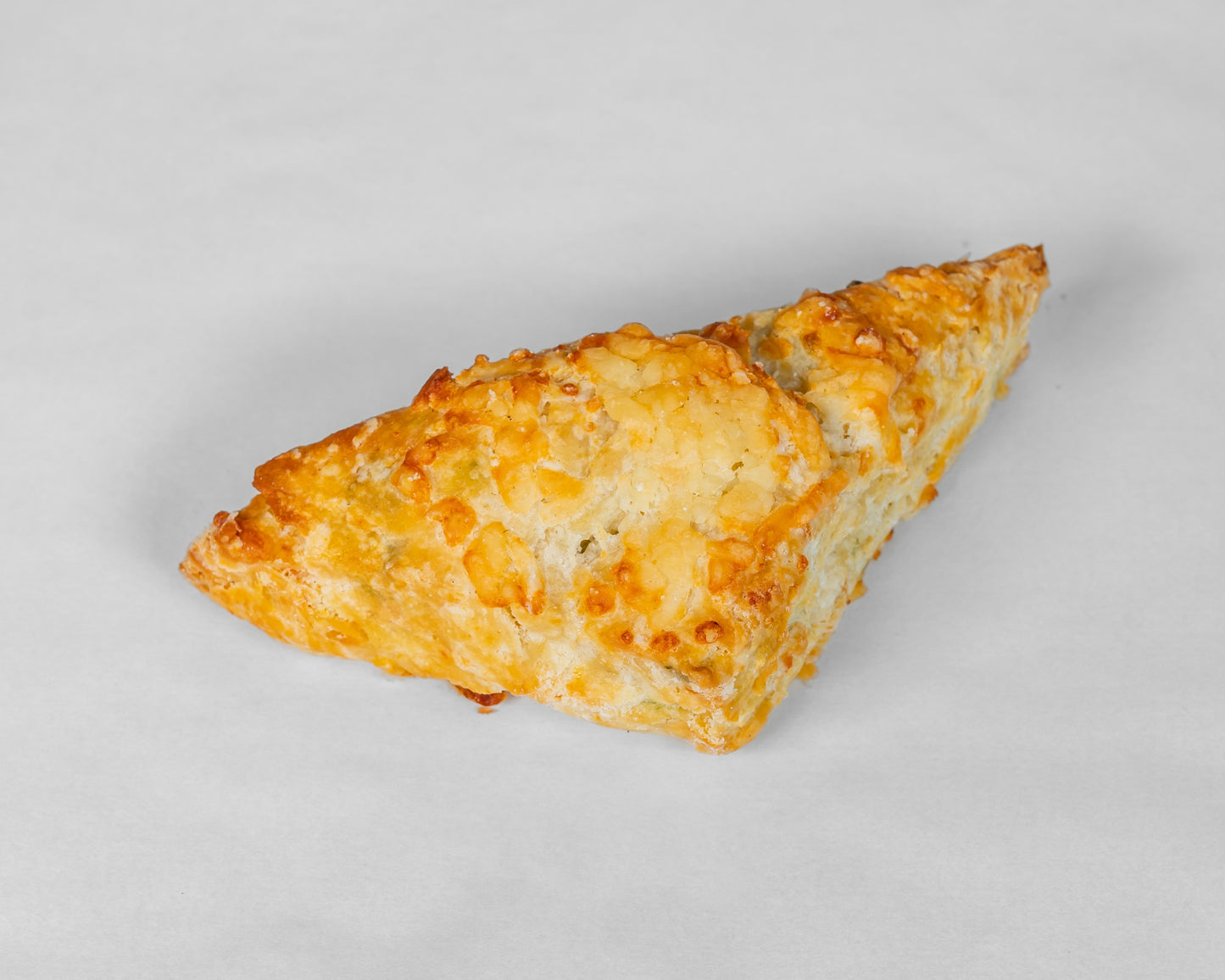 Old Cheddar Chive Scone